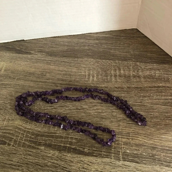 Vintage 17” Amethyst Chip  Necklace - Picture 4 of 7